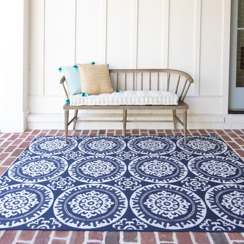 Charlton Home® Olmos Geometric Navy Blue Indoor/Outdoor Area Rug